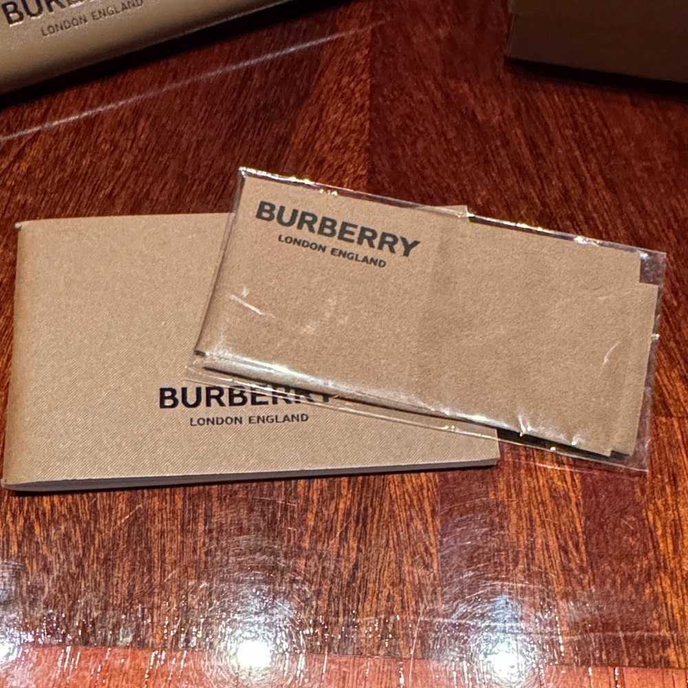Burberry Purple and Black Women’s Sunglasses - Full Inclusion NIB - Picture 9 of 16
